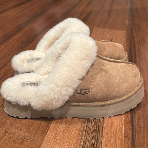 Ugg Disquette chestnut platform slipper size 9, lightly worn in the box - Picture 7 of 12